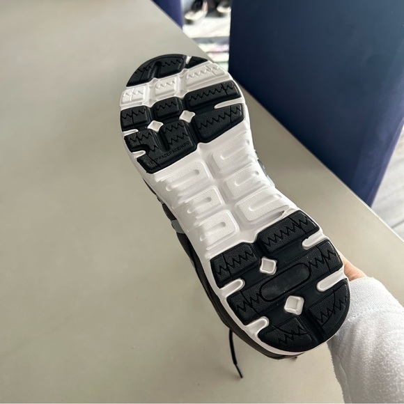 Camden K3328 3.8”elevator height sporty look black sneaker, size U.S. 10 - Picture 5 of 7